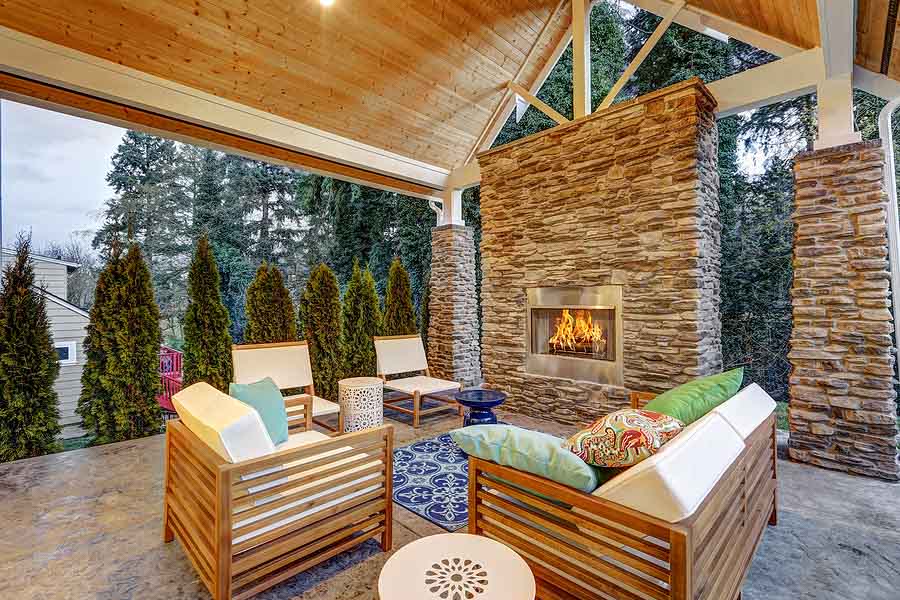 Outdoor Fireplaces: Making a Statement